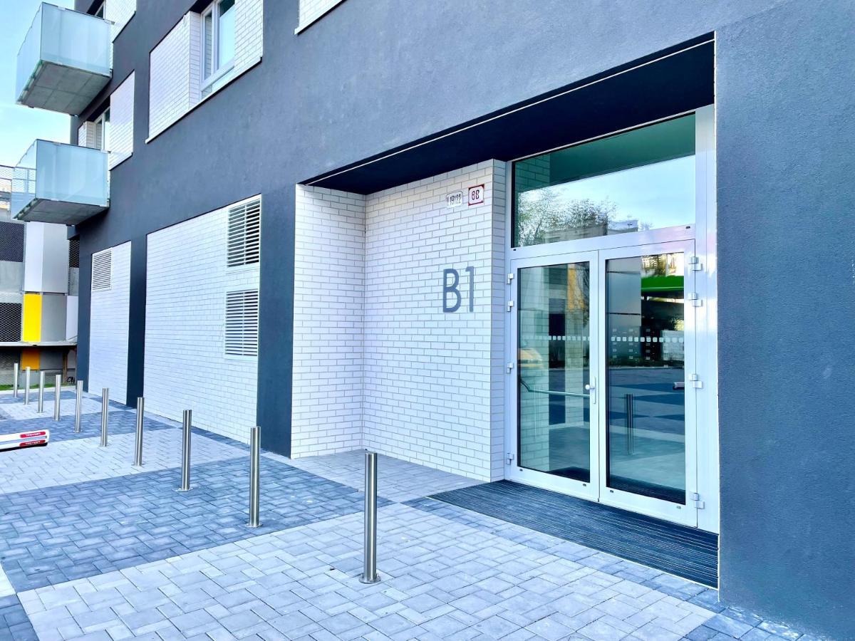 Explore Bratislava Exterior photo